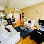 Golden Triangle 2br/2ba Апартаменты Канны