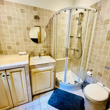 Golden Triangle 2br/2ba