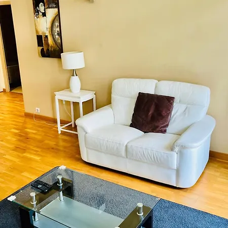 Golden Triangle 2br/2ba *