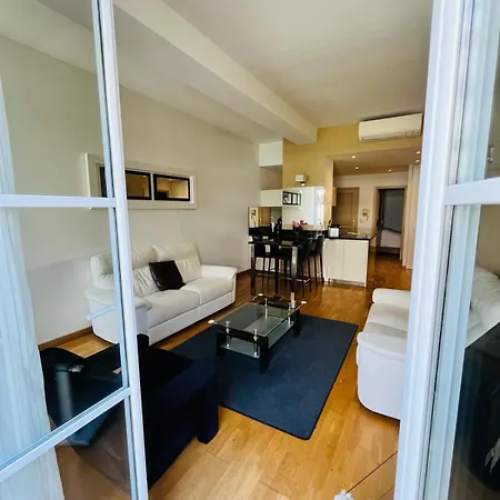 Apartment Golden Triangle 2br/2ba Cannes