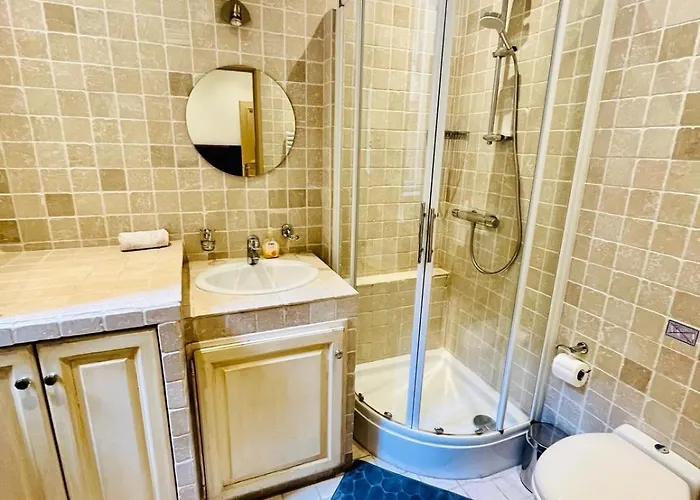 Golden Triangle 2br/2ba