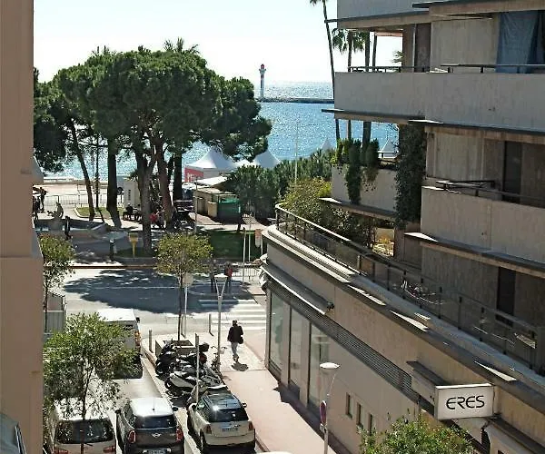 Apartment Golden Triangle 2br/2ba Cannes