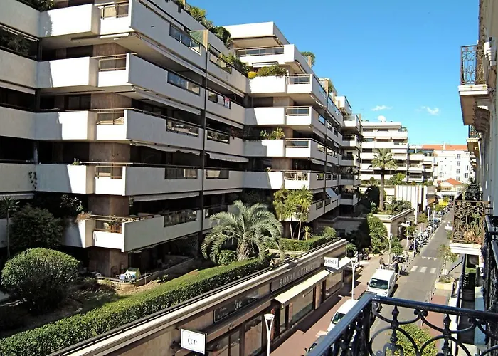 Apartment Golden Triangle 2br/2ba