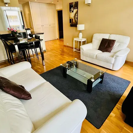 Golden Triangle 2br/2ba Appartement Cannes