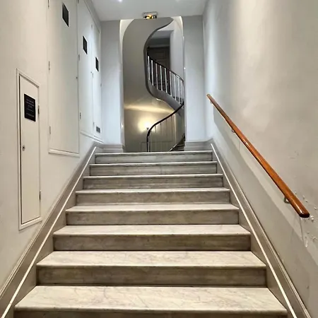 Golden Triangle 2br/2ba * 칸느