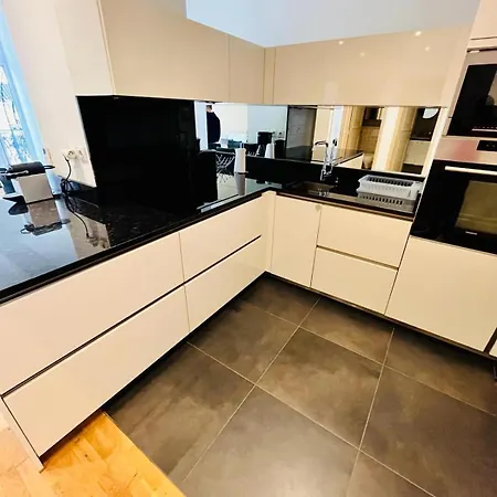 Golden Triangle 2br/2ba Appartement *