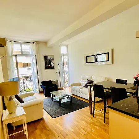 Golden Triangle 2br/2ba Appartement *
