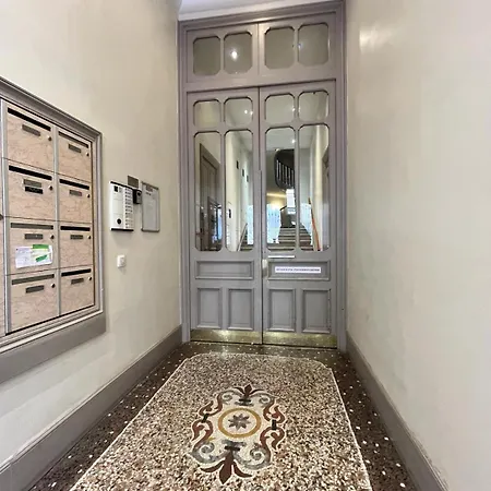 Appartement Golden Triangle 2br/2ba *