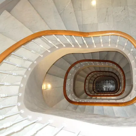 Golden Triangle 2br/2ba Appartement